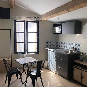  Appartement Arles: De La Place